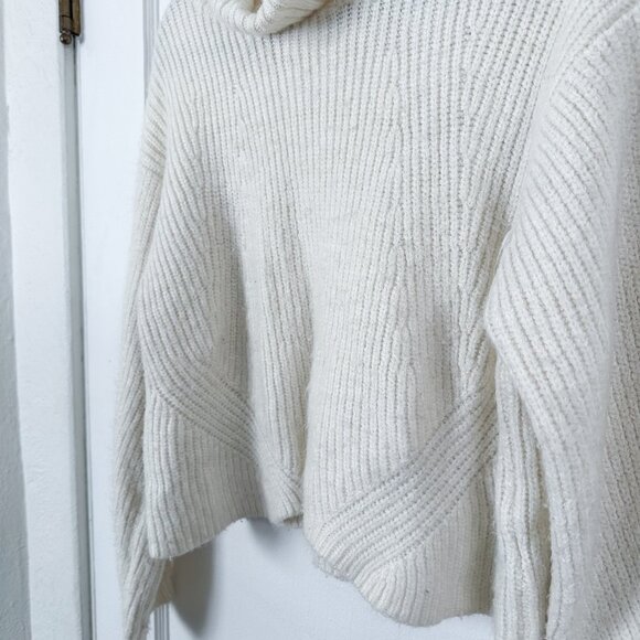Cotton‎ Candy LA | Turtleneck Ribbed Knit Sweater in Ivory White Size M/L - Picture 4 of 6